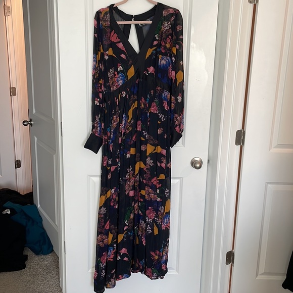 Maeve Deep-V Printed Maxi Dress Anthropologie - Picture 9 of 9
